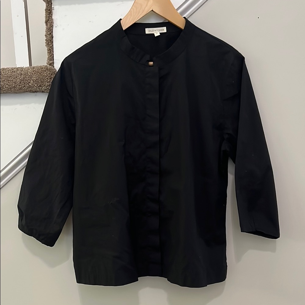 EILEEN FISHER • Covered Button-Up Shirt